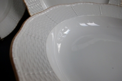 KPM (BERLIN) NEUOSIER 05- RIM SOUP  PLATE   ..... https://www.jaapiesfinechinastore.com