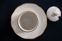 KPM (BERLIN) NEUOSIER 05- COVERED SUGAR BOWL   ..... https://www.jaapiesfinechinastore.com