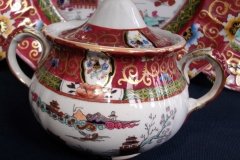 MASON'S #447 CANTON RED-  COVERED SUGAR BOWL   .....   http://jaapiesfinechinastore.com