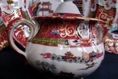 MASON'S #447 CANTON RED-  COVERED SUGAR BOWL   .....   http://jaapiesfinechinastore.com