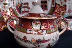 MASON'S #447 CANTON RED-  COVERED SUGAR BOWL   .....   http://jaapiesfinechinastore.com