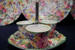 MIDWINTER BRAMA-  EGG CUPS & HANDLED TRAY  ..... http://jaapiesfinechinastore.com