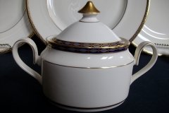 MINTON ST JAMES- COVERED SUGAR BOWL   .....   http://jaapiesfinechinastore.com