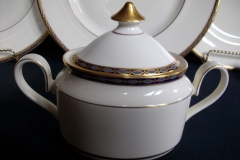 MINTON ST JAMES- COVERED SUGAR BOWL   .....   https://www.jaapiesfinechinastore.com