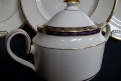 MINTON ST JAMES- COVERED SUGAR BOWL   .....   http://jaapiesfinechinastore.com