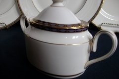 MINTON ST JAMES- COVERED SUGAR BOWL   .....   http://jaapiesfinechinastore.com