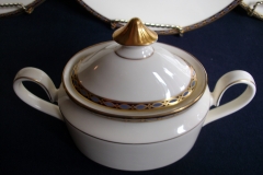 MINTON ST JAMES- COVERED SUGAR BOWL   .....   https://www.jaapiesfinechinastore.com