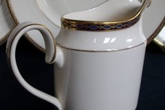 MINTON ST JAMES- CREAMER   .....   http://jaapiesfinechinastore.com