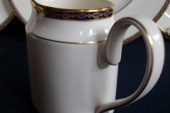 MINTON ST JAMES- CREAMER   .....   http://jaapiesfinechinastore.com