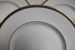 MINTON ST JAMES- DINNER PLATE   .....   https://www.jaapiesfinechinastore.com