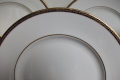 MINTON ST JAMES- DINNER PLATE   .....   http://jaapiesfinechinastore.com