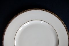 MINTON ST JAMES- DINNER PLATE   .....   http://jaapiesfinechinastore.com
