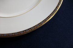 MINTON ST JAMES- DINNER PLATE   .....   http://jaapiesfinechinastore.com