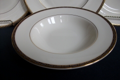 MINTON ST JAMES- RIM SOUP BOWL   .....   https://www.jaapiesfinechinastore.com