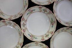 PAUL MULLER POMPADOUR- BERRY BOWL   5  1/4" ..... http://jaapiesfinechinastore.com