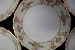 PAUL MULLER POMPADOUR- BERRY BOWL   5  1/4" ..... http://jaapiesfinechinastore.com
