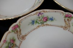 PAUL MULLER POMPADOUR- BERRY BOWL   5  1/4" ..... http://jaapiesfinechinastore.com