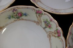 PAUL MULLER POMPADOUR- BERRY BOWL   5  1/4" ..... http://jaapiesfinechinastore.com