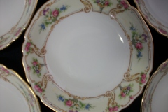 PAUL MULLER POMPADOUR- BERRY BOWL   5  1/4" ..... https://www.jaapiesfinechinastore.com