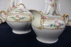 PAUL MULLER POMPADOUR- COVERED SUGAR BOWL   .....   http://jaapiesfinechinastore.com