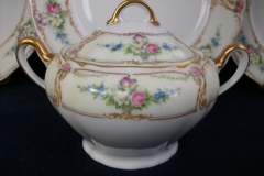 PAUL MULLER POMPADOUR- COVERED SUGAR BOWL   .....   https://www.jaapiesfinechinastore.com