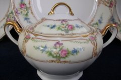 PAUL MULLER POMPADOUR- COVERED SUGAR BOWL   .....   http://jaapiesfinechinastore.com