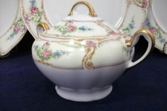 PAUL MULLER POMPADOUR- COVERED SUGAR BOWL   .....   https://www.jaapiesfinechinastore.com