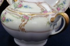 PAUL MULLER POMPADOUR- COVERED SUGAR BOWL   .....   http://jaapiesfinechinastore.com