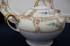 PAUL MULLER POMPADOUR- COVERED SUGAR BOWL   .....   https://www.jaapiesfinechinastore.com