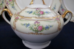 PAUL MULLER POMPADOUR- COVERED SUGAR BOWL   .....   https://www.jaapiesfinechinastore.com