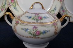 PAUL MULLER POMPADOUR- COVERED SUGAR BOWL   .....   http://jaapiesfinechinastore.com