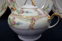 PAUL MULLER POMPADOUR- COVERED SUGAR BOWL   .....   https://www.jaapiesfinechinastore.com