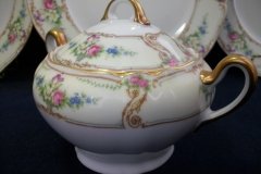 PAUL MULLER POMPADOUR- COVERED SUGAR BOWL   .....   http://jaapiesfinechinastore.com