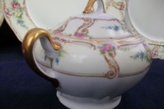 PAUL MULLER POMPADOUR- COVERED SUGAR BOWL   .....   https://www.jaapiesfinechinastore.com