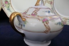 PAUL MULLER POMPADOUR- COVERED SUGAR BOWL   .....   http://jaapiesfinechinastore.com