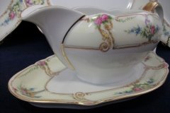 PAUL MULLER POMPADOUR- GRAVY BOAT WITH UNDERPLATE    .....   http://jaapiesfinechinastore.com
