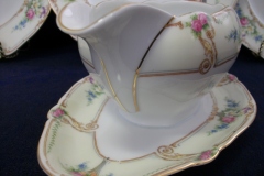 PAUL MULLER POMPADOUR- GRAVY BOAT WITH UNDERPLATE    .....   https://www.jaapiesfinechinastore.com