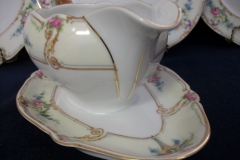 PAUL MULLER POMPADOUR- GRAVY BOAT WITH UNDERPLATE    .....   https://www.jaapiesfinechinastore.com