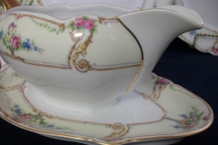 PAUL MULLER POMPADOUR- GRAVY BOAT WITH UNDERPLATE    .....   https://www.jaapiesfinechinastore.com