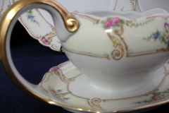 PAUL MULLER POMPADOUR- GRAVY BOAT WITH UNDERPLATE    .....   https://www.jaapiesfinechinastore.com