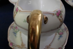 PAUL MULLER POMPADOUR- GRAVY BOAT WITH UNDERPLATE    .....   https://www.jaapiesfinechinastore.com