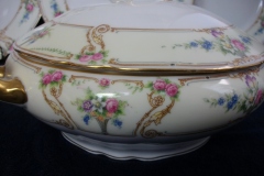 PAUL MULLER POMPADOUR- ROUND COVERED SERVING BOWL  ..... https://www.jaapiesfinechinastore.com