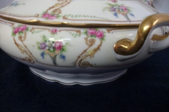 PAUL MULLER POMPADOUR- ROUND COVERED SERVING BOWL  ..... https://www.jaapiesfinechinastore.com