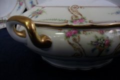 PAUL MULLER POMPADOUR- ROUND COVERED SERVING BOWL  ..... http://jaapiesfinechinastore.com
