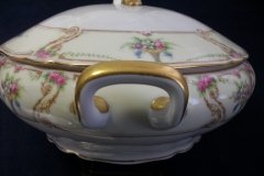 PAUL MULLER POMPADOUR- ROUND COVERED SERVING BOWL  ..... http://jaapiesfinechinastore.com