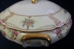 PAUL MULLER POMPADOUR- ROUND COVERED SERVING BOWL  ..... http://jaapiesfinechinastore.com
