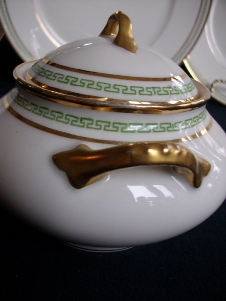 PORCELAINE LIMOUSINE/MARTIAL REDON GREEN GREEK KEY-  COVERED SUGAR BOWL   ..... http://jaapiesfinechinastore.com