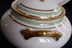 PORCELAINE LIMOUSINE/MARTIAL REDON GREEN GREEK KEY-  COVERED SUGAR BOWL   ..... http://jaapiesfinechinastore.com
