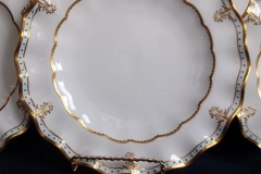 ROYAL CROWN DERBY LOMBARDY- DINNER PLATE   .....   https://www.jaapiesfinechinastore.com