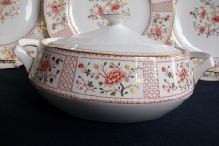 ROYAL CROWN DERBY LUCIENNE #A1266- COVERED SERVING BOWL   .....   https://www.jaapiesfinechinastore.com